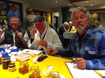 Sweet meeting for Knysna beekeepers